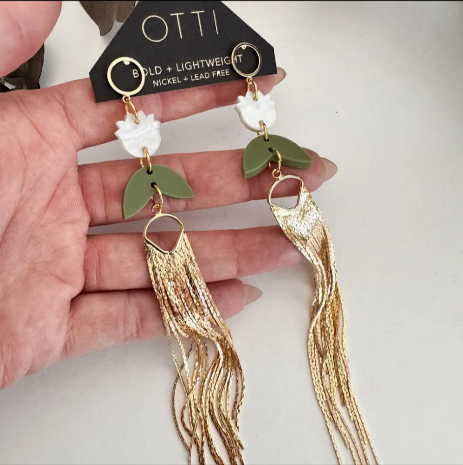 Otti Botanical-inspired Lightweight acrylic earrings: gold fringe