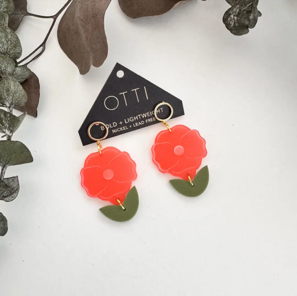 Otti Botanical-inspired lightweight earrings: Petite poppy