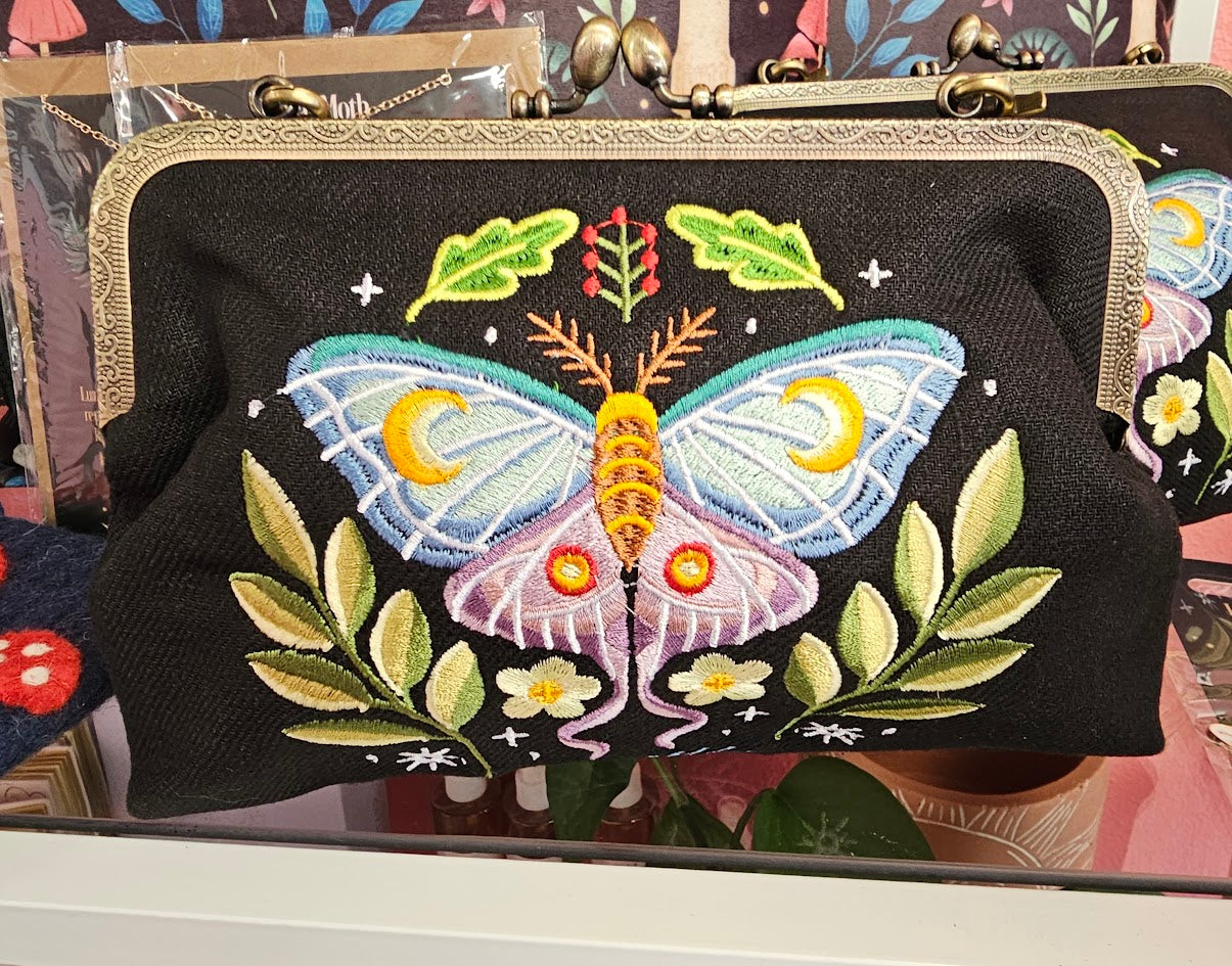 Kisslock vintage butterfly bag